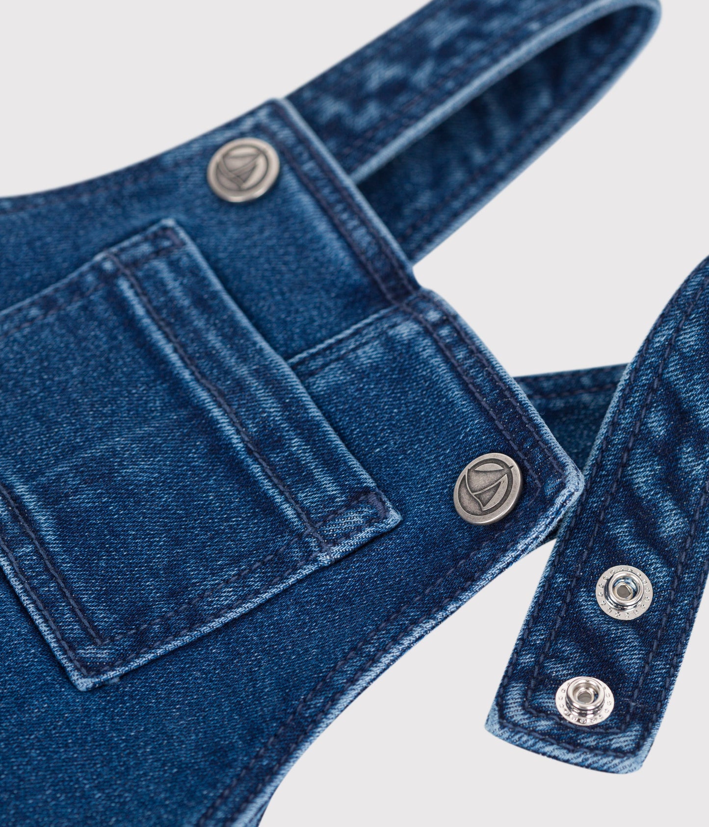 Salopette bébé en jean élasthanne jambes longues