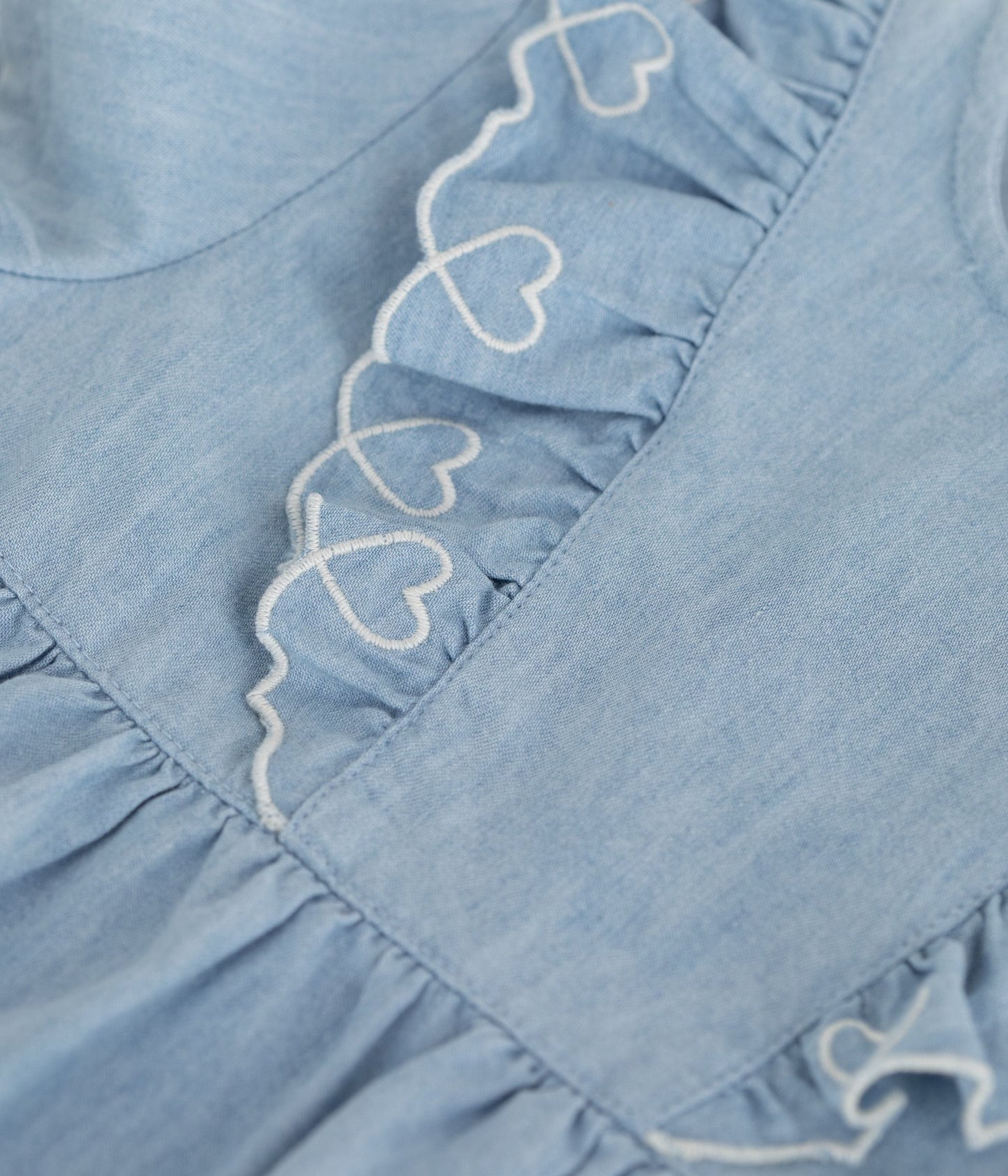 Robe bébé en coton manches courtes en chambray, brodée de cœurs – Z1