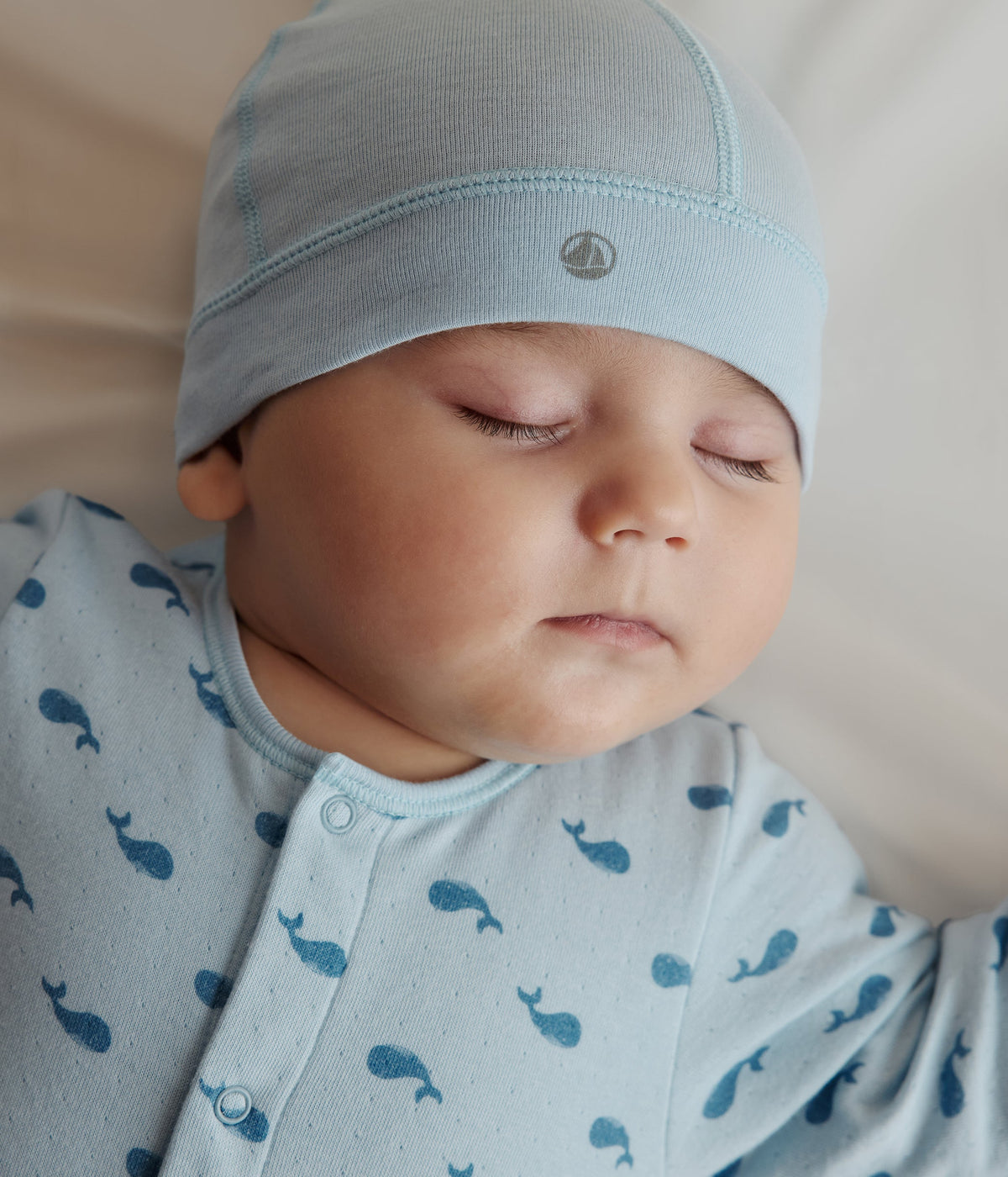 Bonnet bébé en coton uni