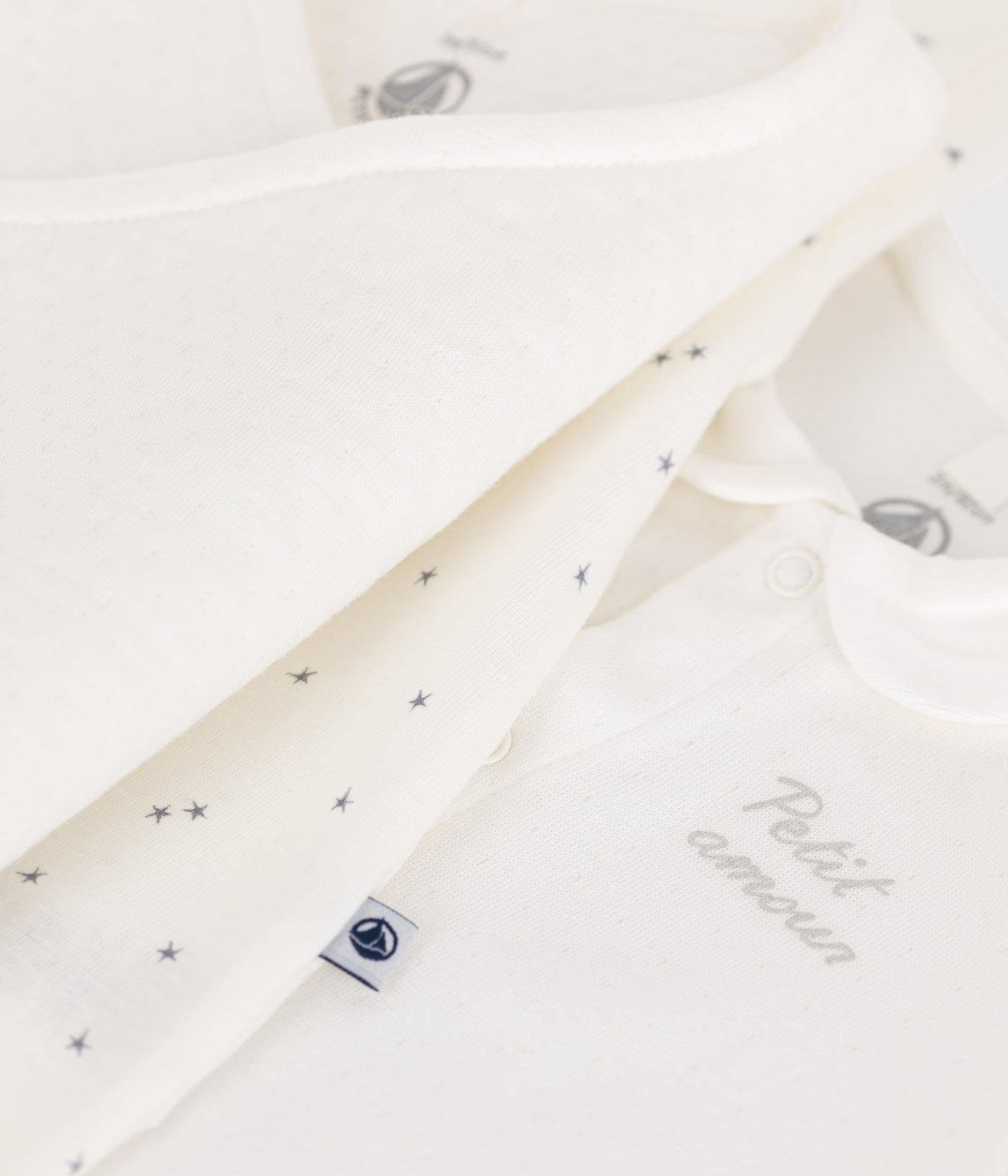 Valise maternité matières légères bébé