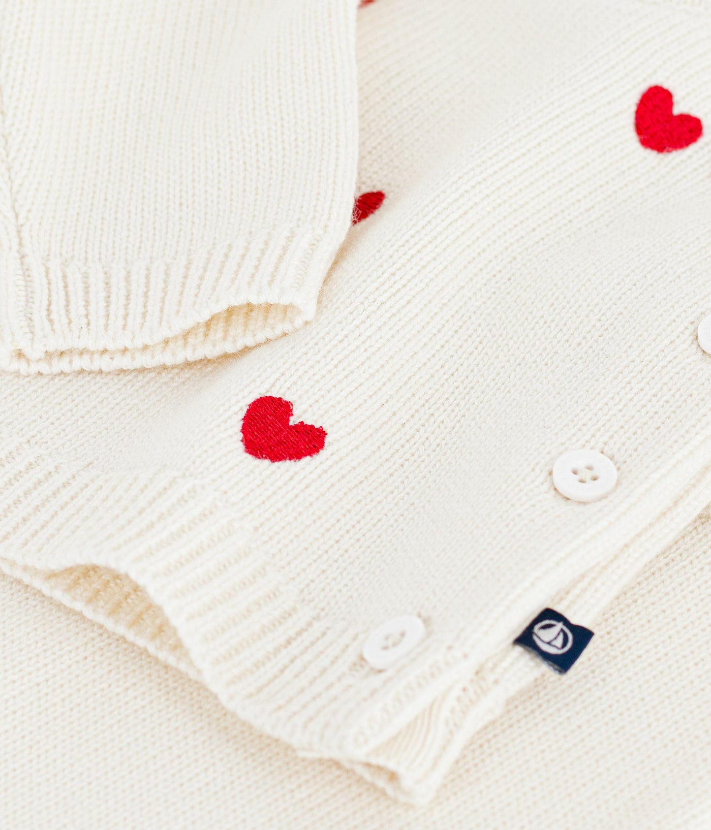 Ensemble 2 pièces bébé en tricot et cœurs brodés