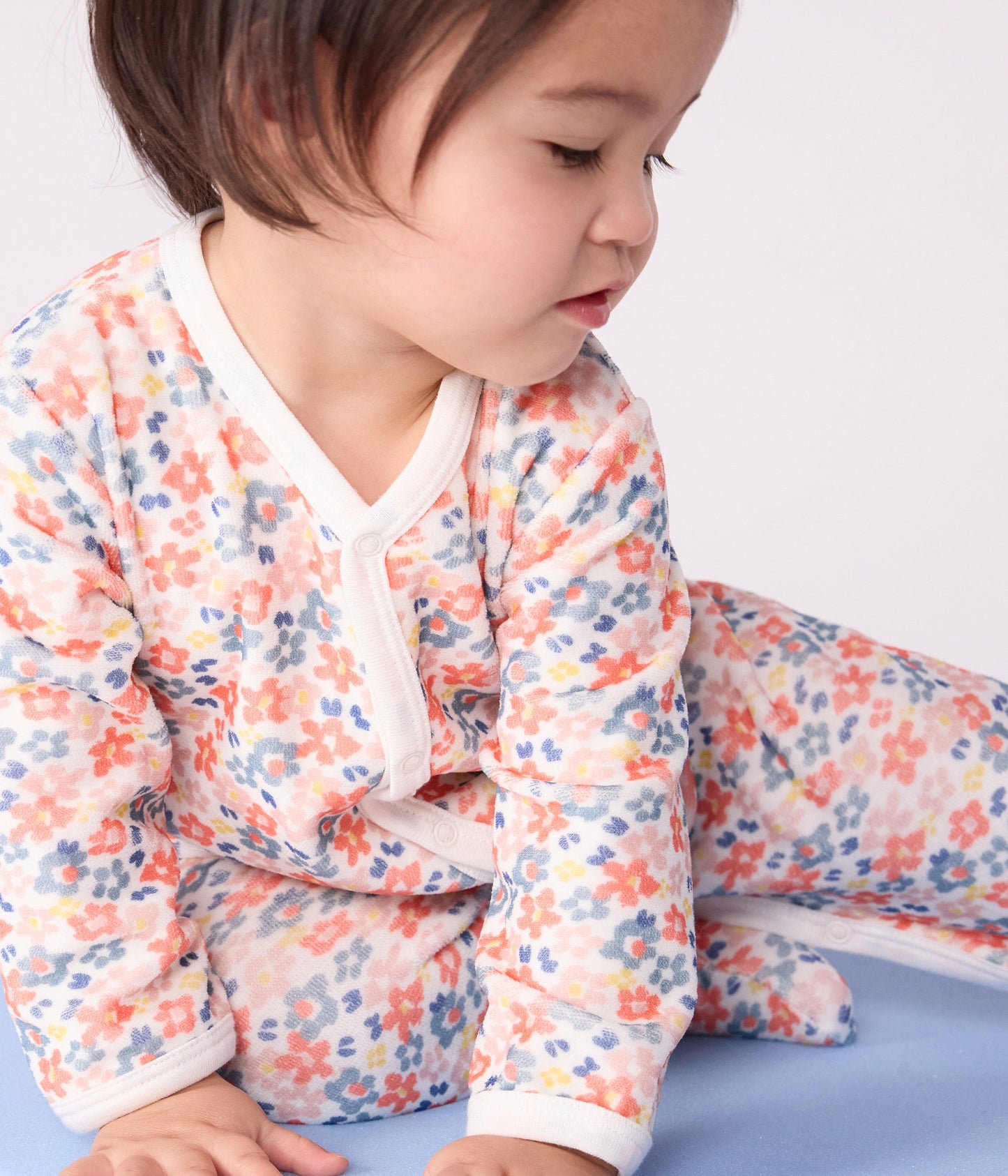 Pyjama bébé en velours imprimé fleuri