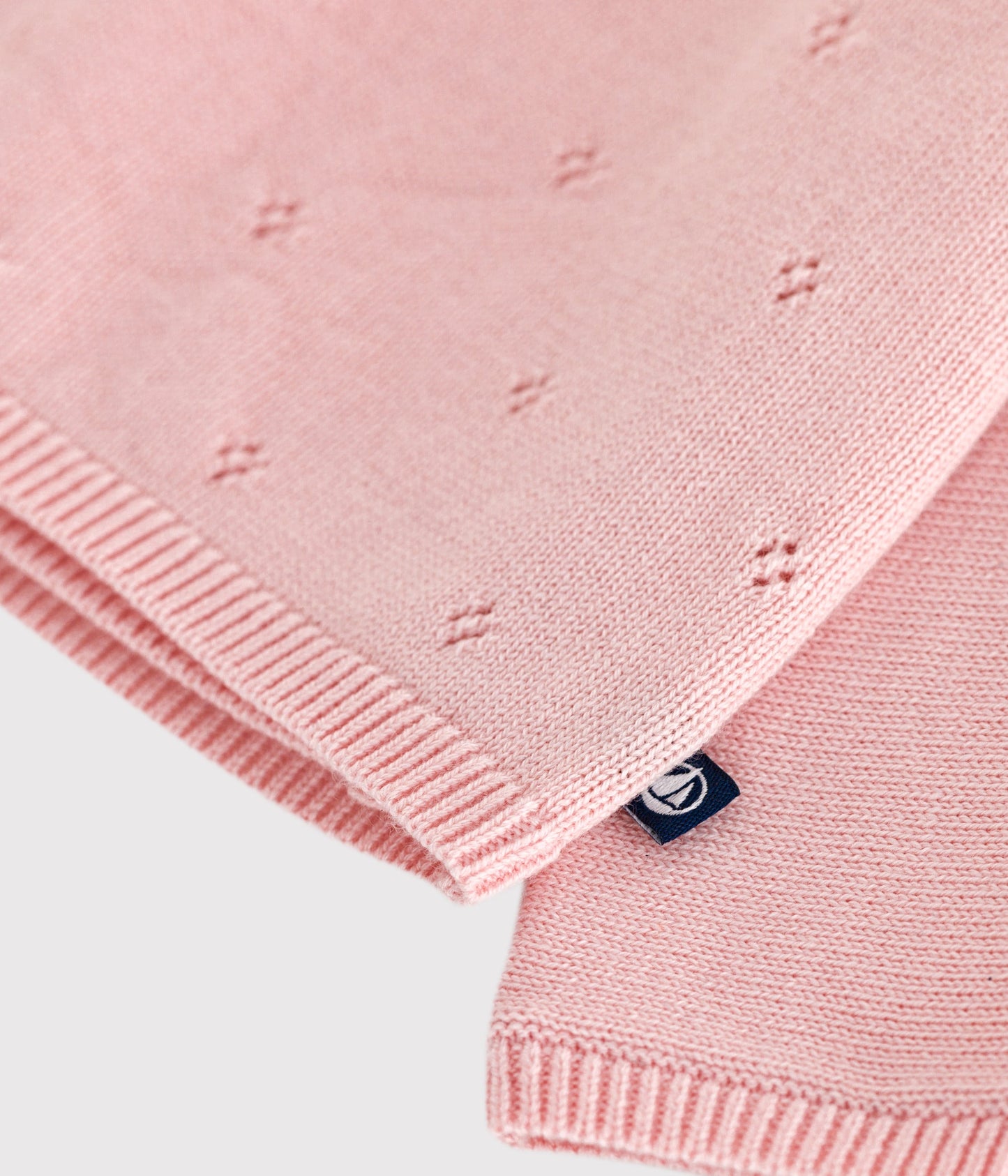 Brassière bébé cache-cœur ajourée en tricot laine et coton