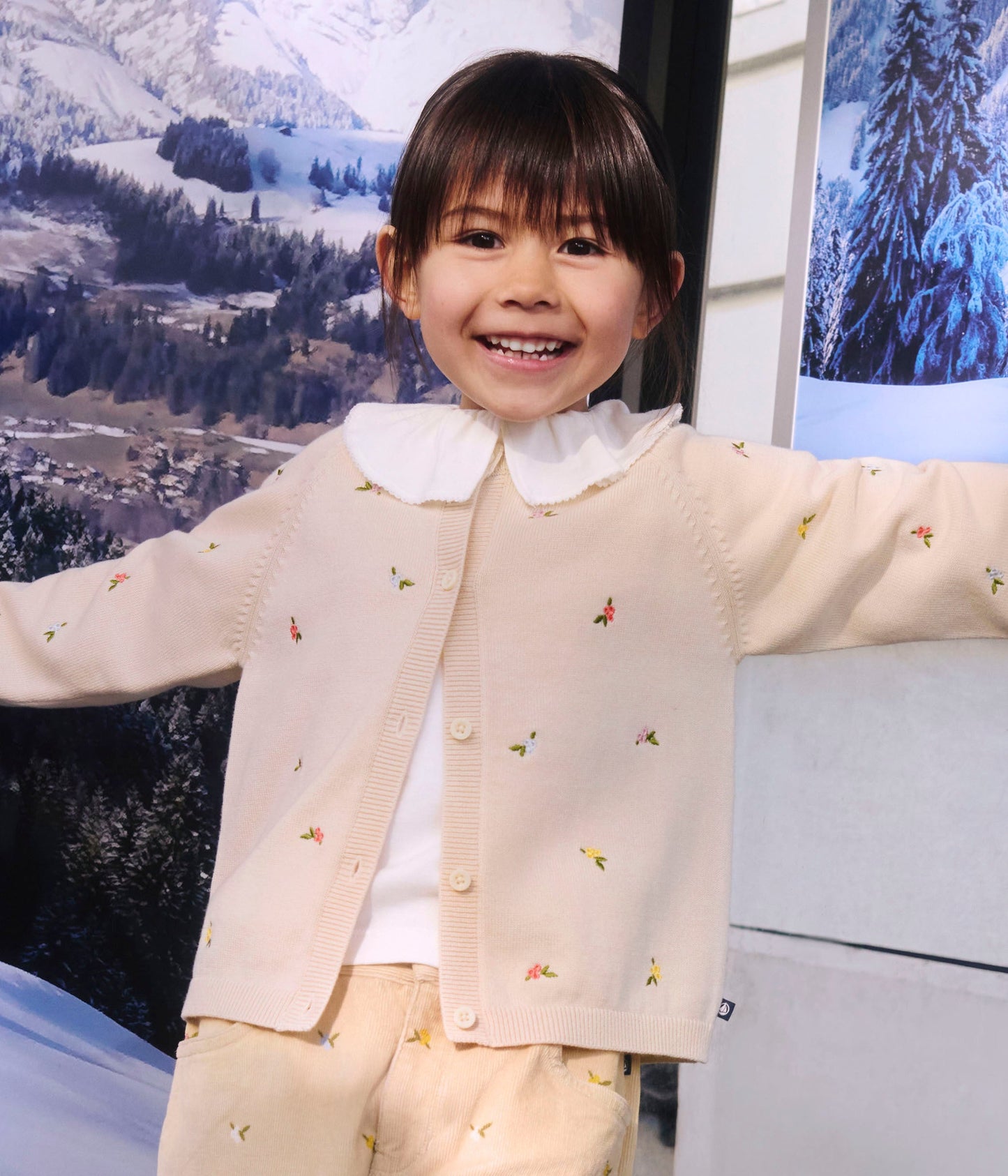 Cardigan enfant en laine et coton à motifs brodés