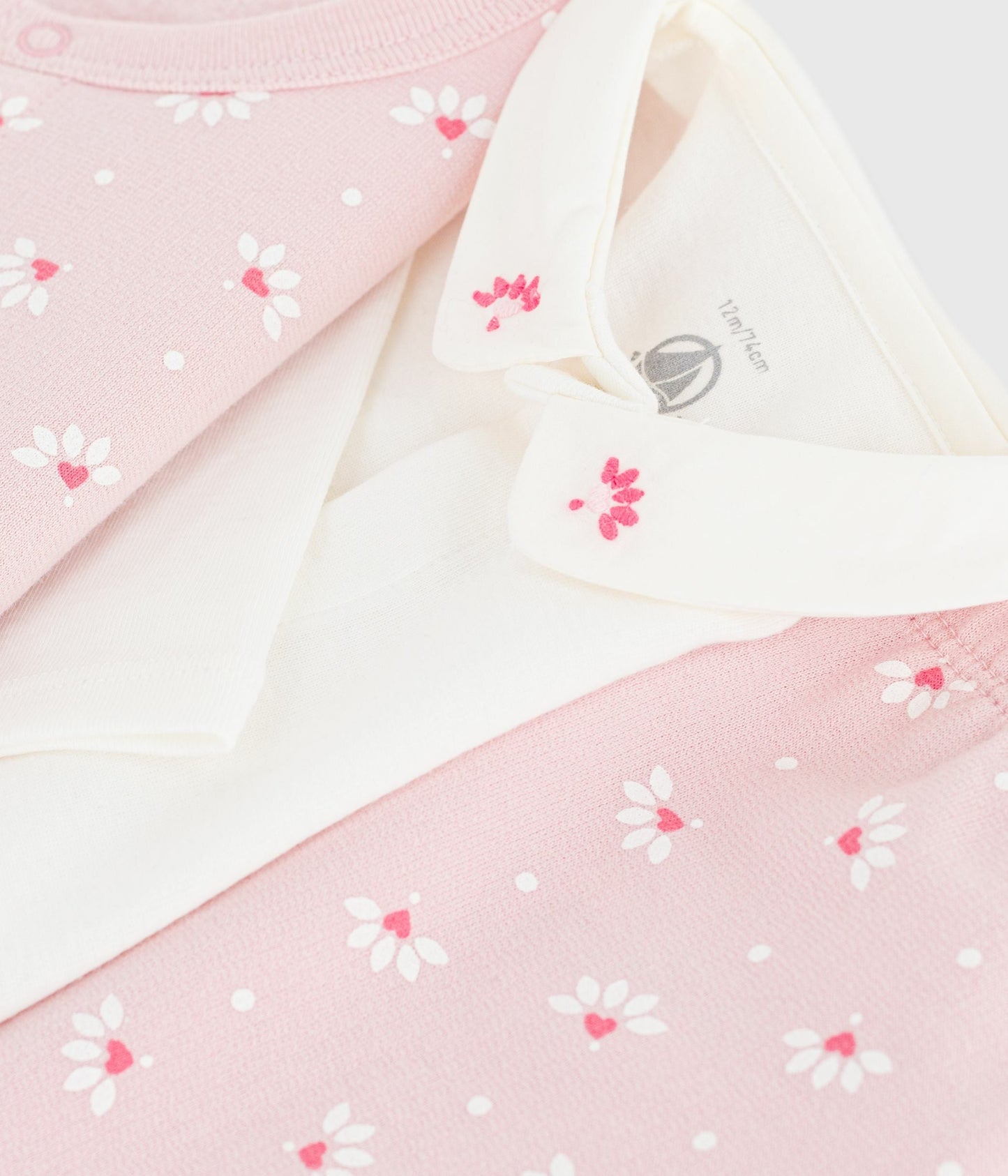 Ensemble 3 pièces bébé imprimé cœurs et fleurs et body brodé