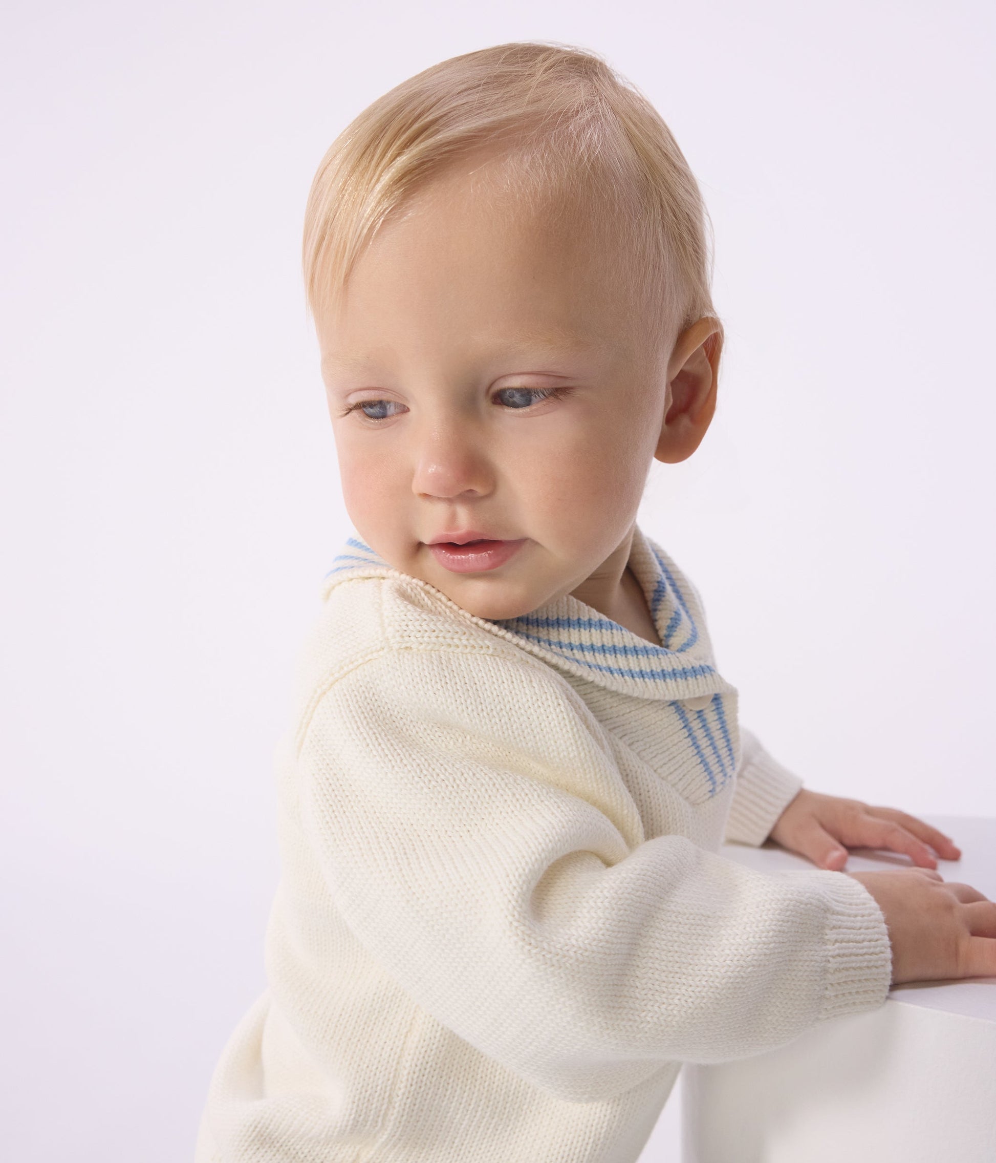 Pull bébé en coton à col châle rayé – J2