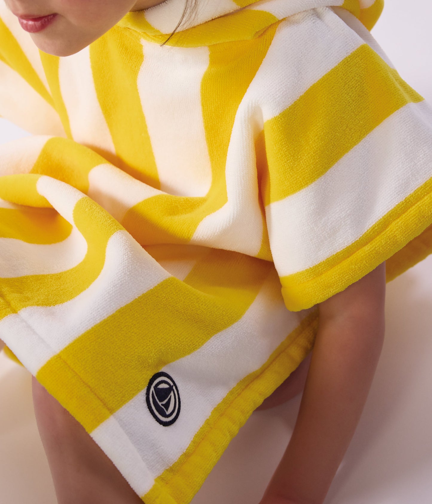 Poncho de bain enfant en coton éponge à rayures – J2
