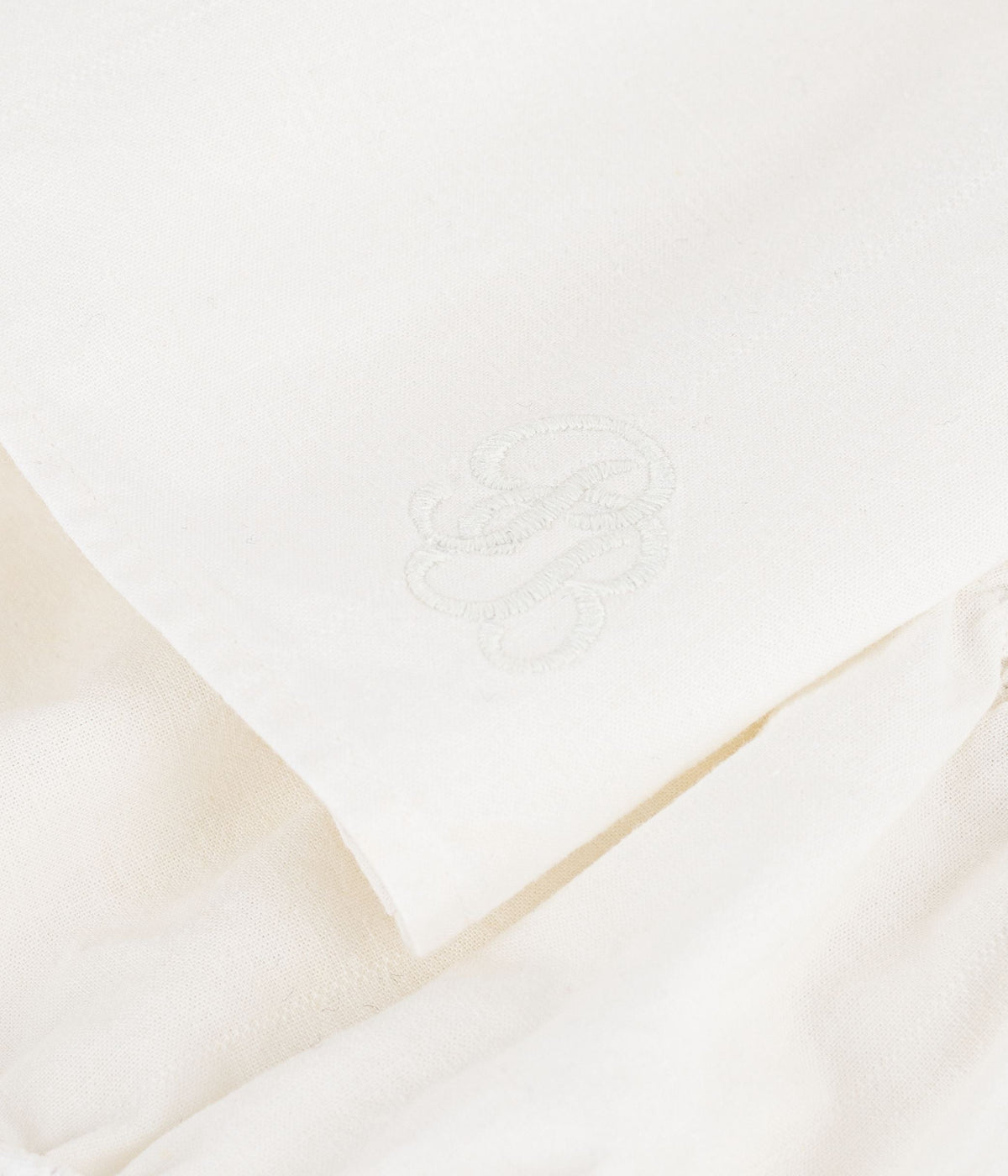 Robe bébé en coton/lin avec son bloomer, avec détail brodé – Z1