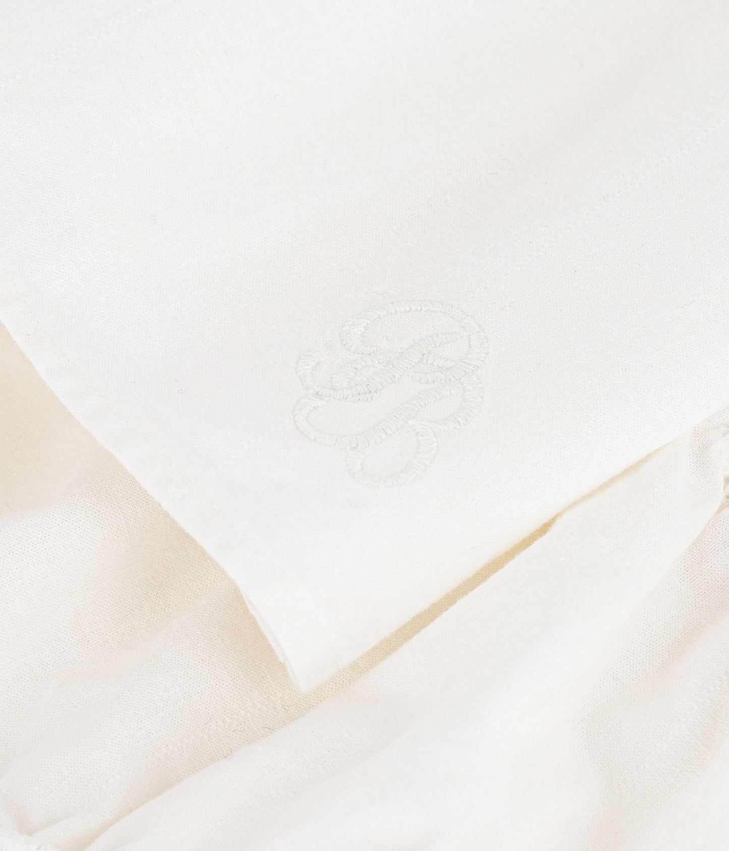 Robe bébé en coton/lin avec son bloomer, avec détail brodé – Z1