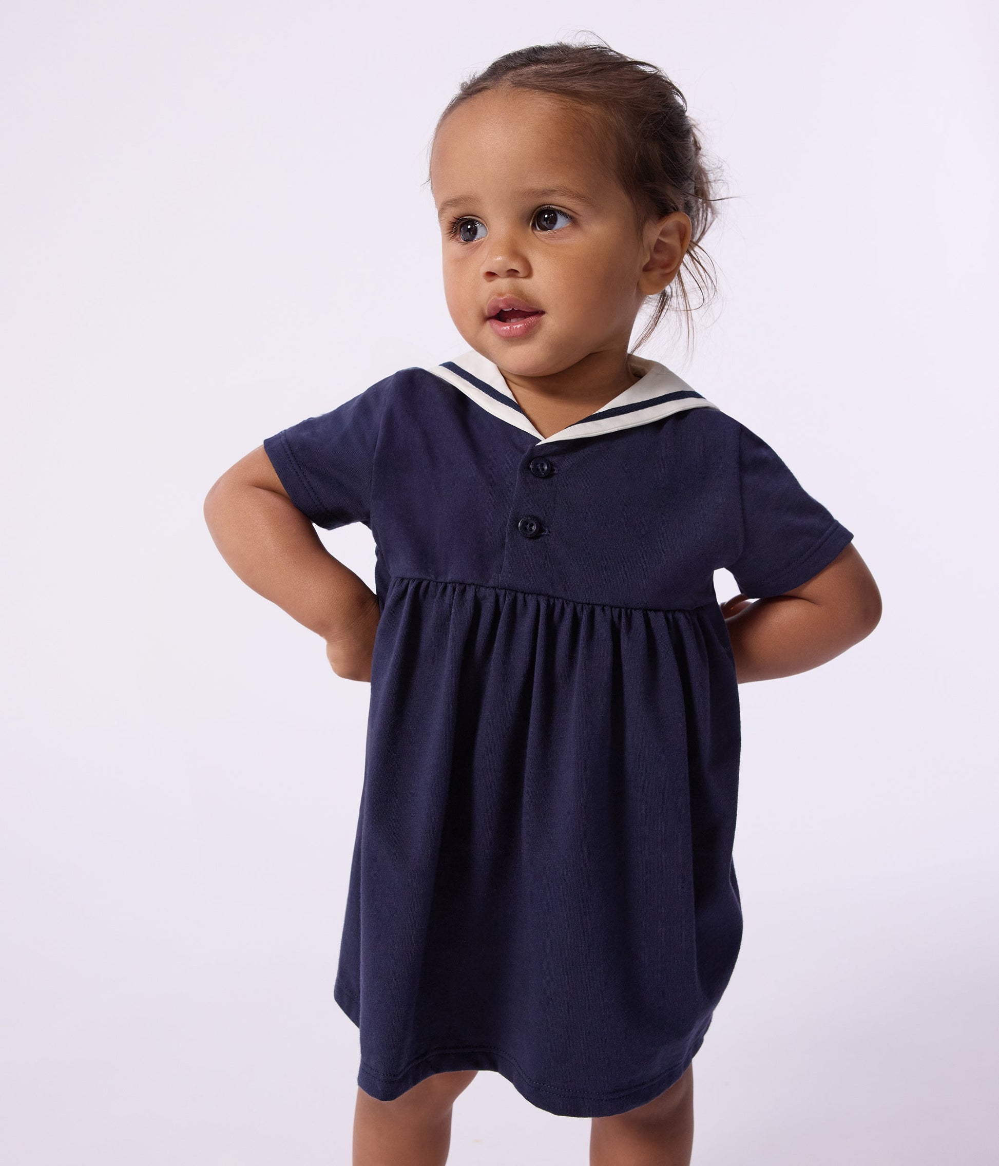 Robe bébé en coton manches courtes, unie avec son col marin – J1