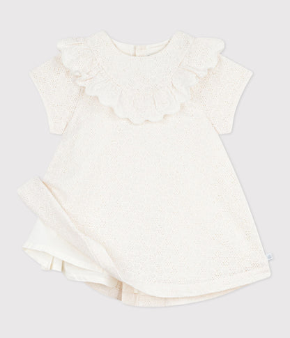 Robe bébé en broderie anglaise manches courtes, motifs cœurs – F2