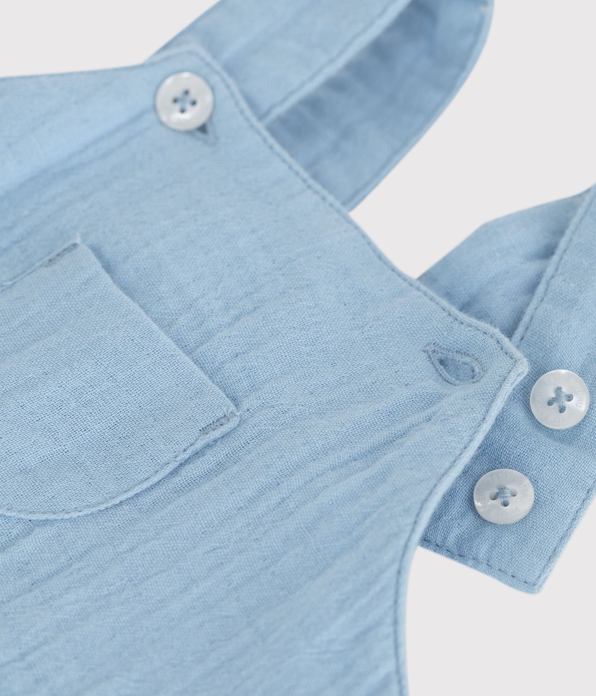 Salopette courte bébé en gaze de coton unie – Z1