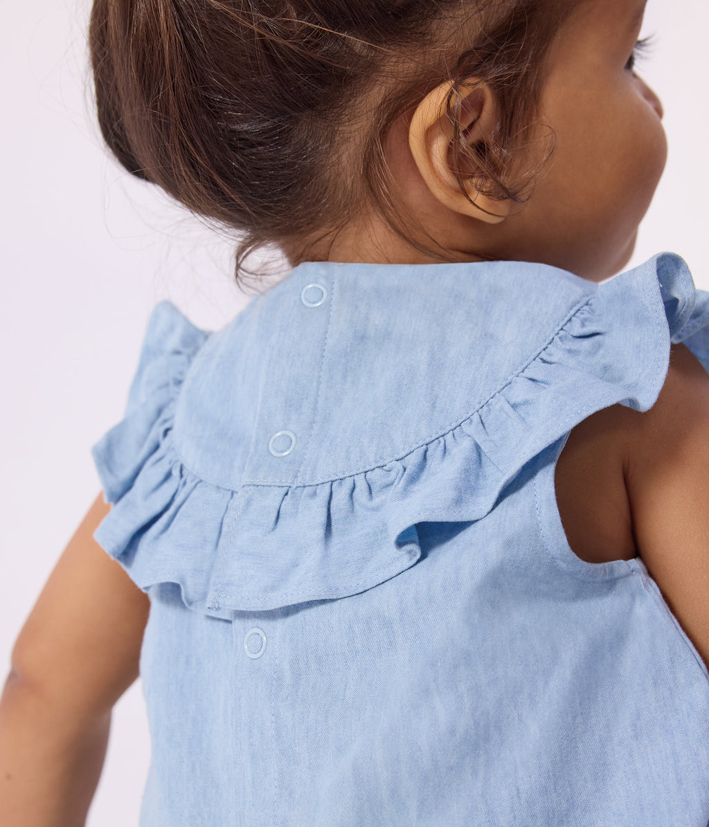 Blouse bébé en coton sans manches en chambray brodé – J2