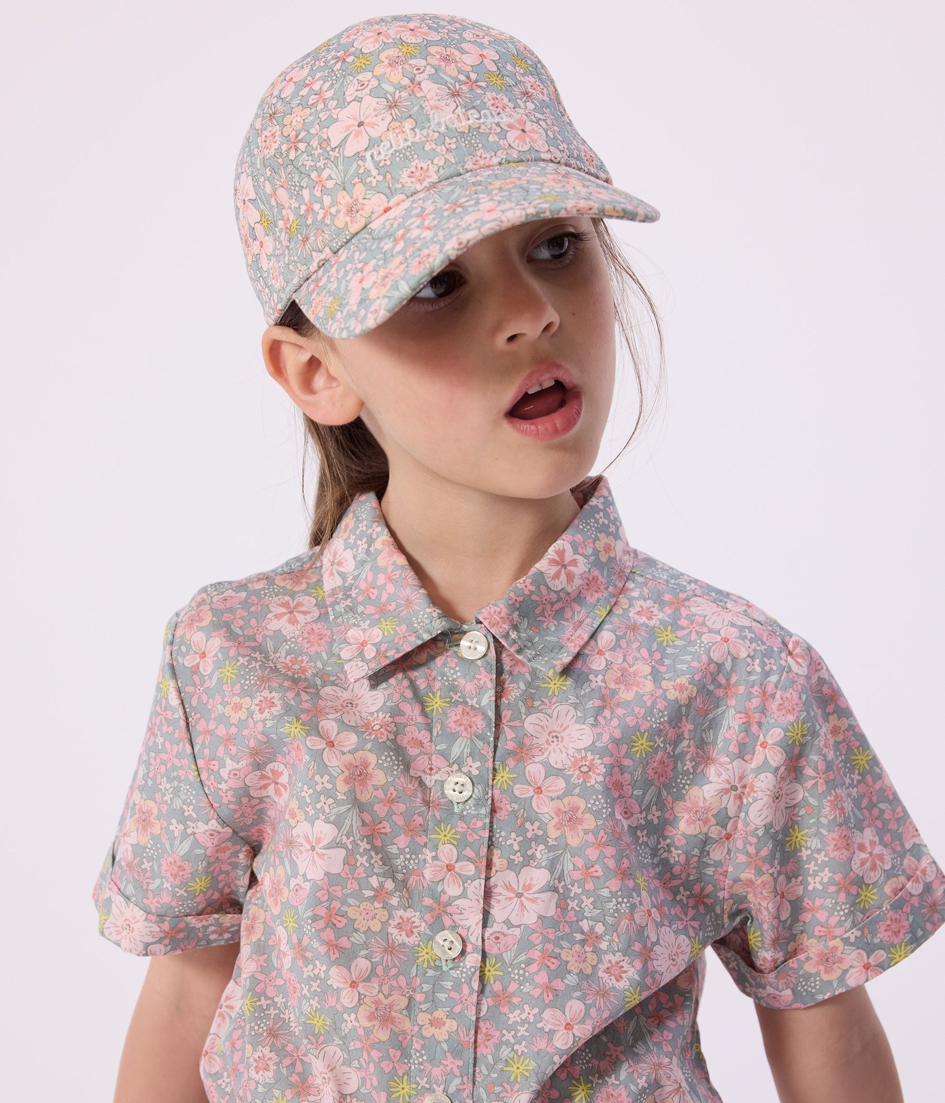 Casquette enfant en serge imprimé fleurs – J1