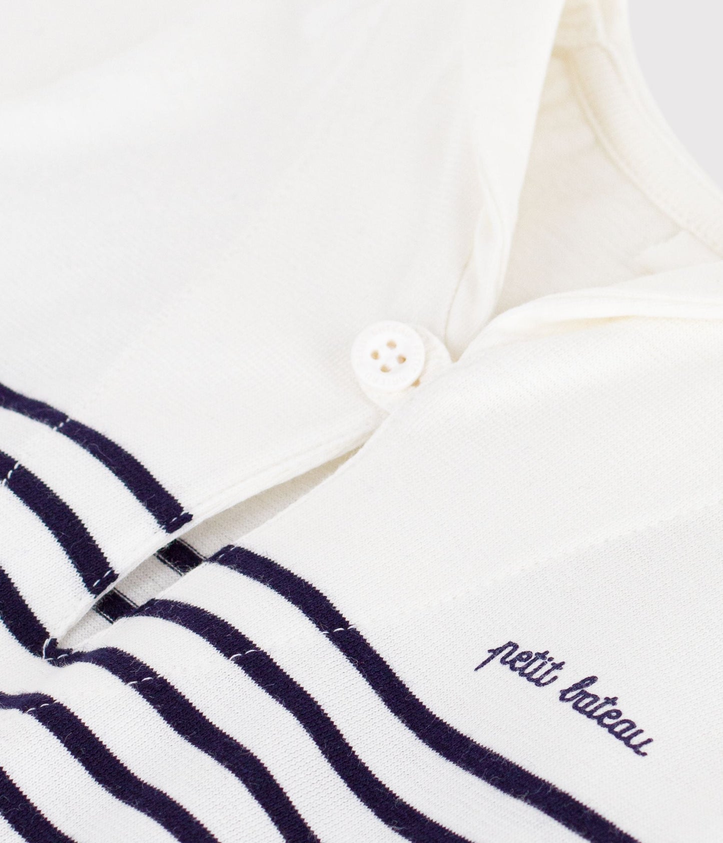 Combinaison courte bébé en coton rayée et col vareuse – Z1