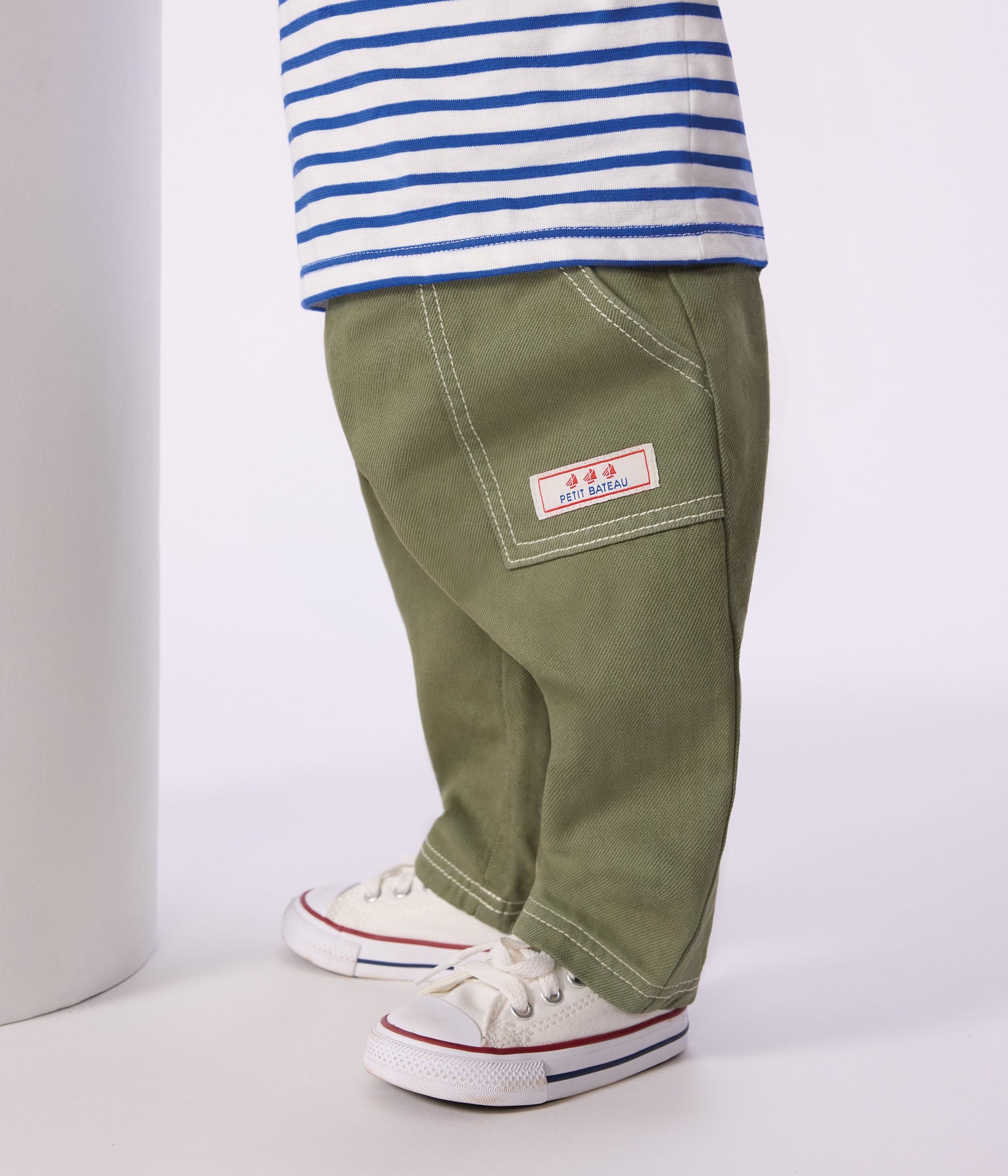 Pantalon bébé en denim coloré uni – J1