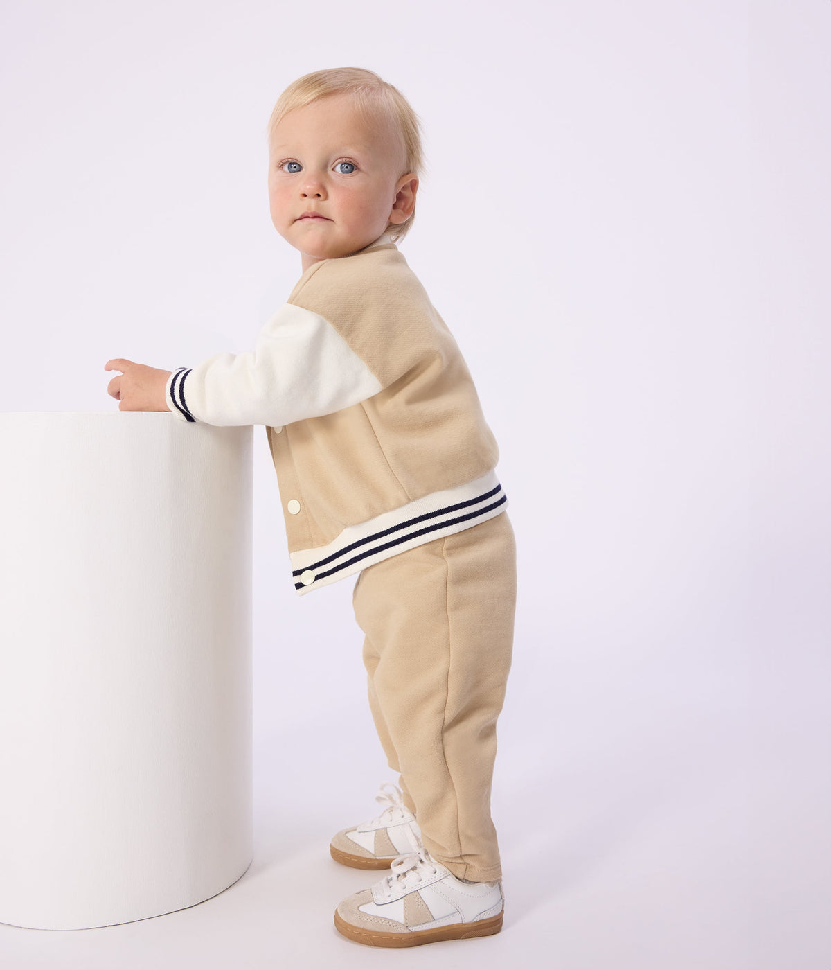 Veste teddy bébé en coton colorblock et badge – J3