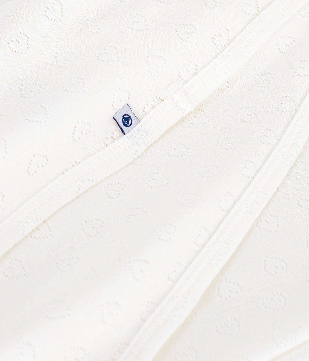 Couverture légère naissance en coton ajouré cœur uni – Z1