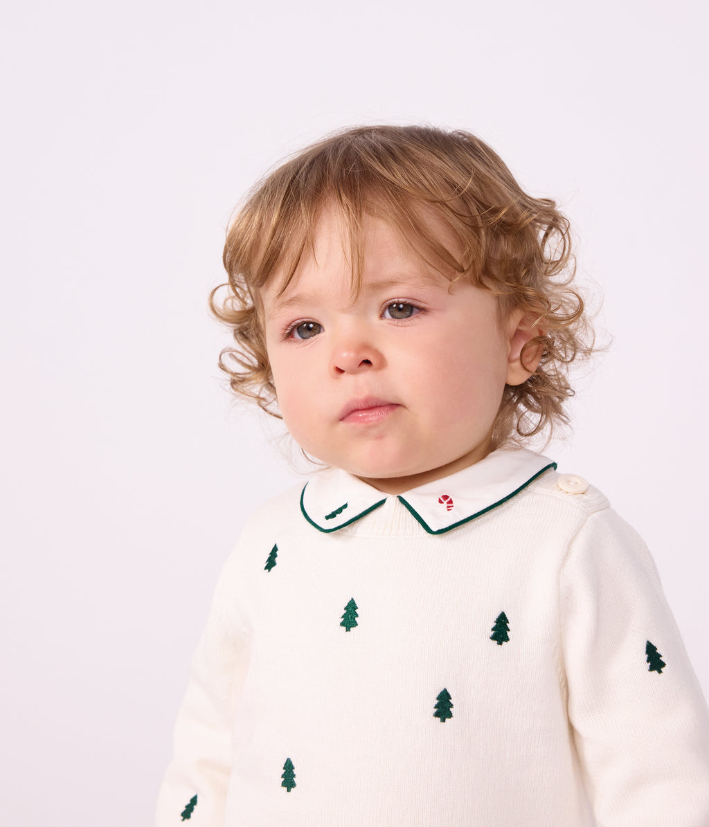 pull bebe en laine et coton et sapins brodees