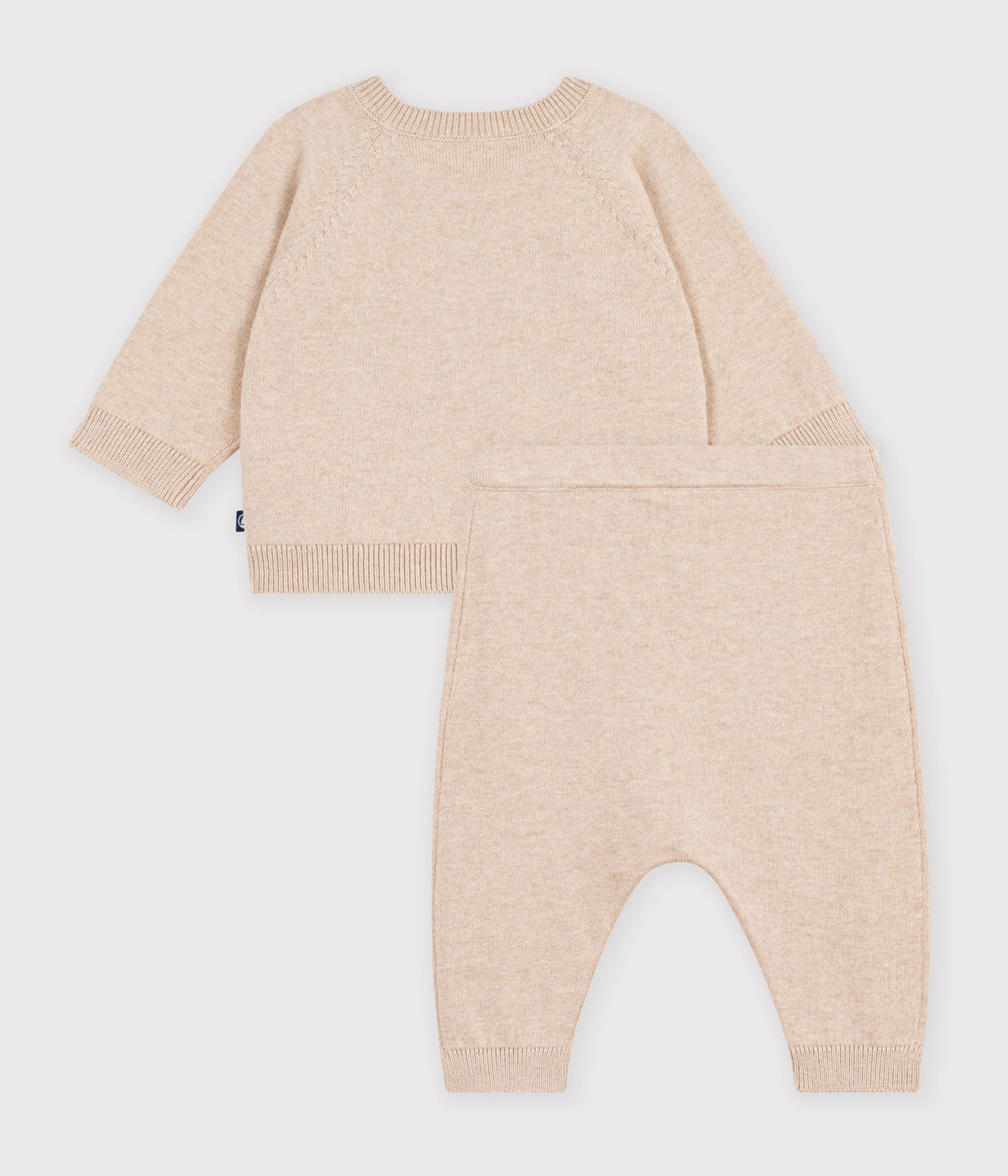ensemble bebe en tricot a motif beige