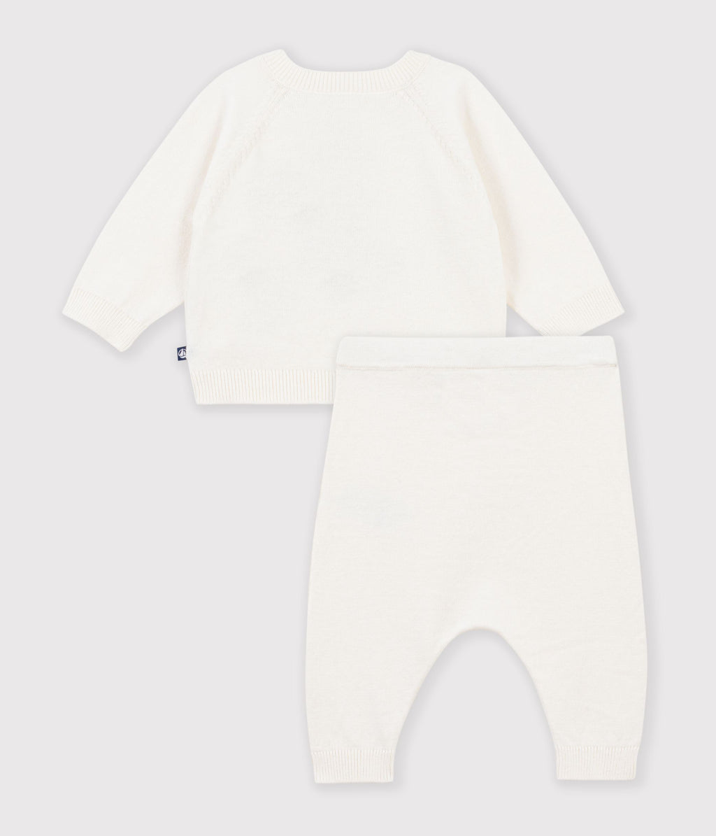 ensemble bebe en tricot a motif