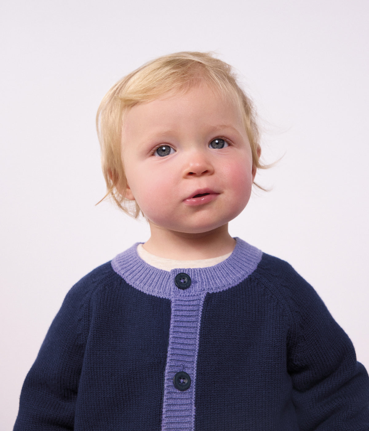 cardigan bebe en tricot laine et coton et motifs jacquards bleu