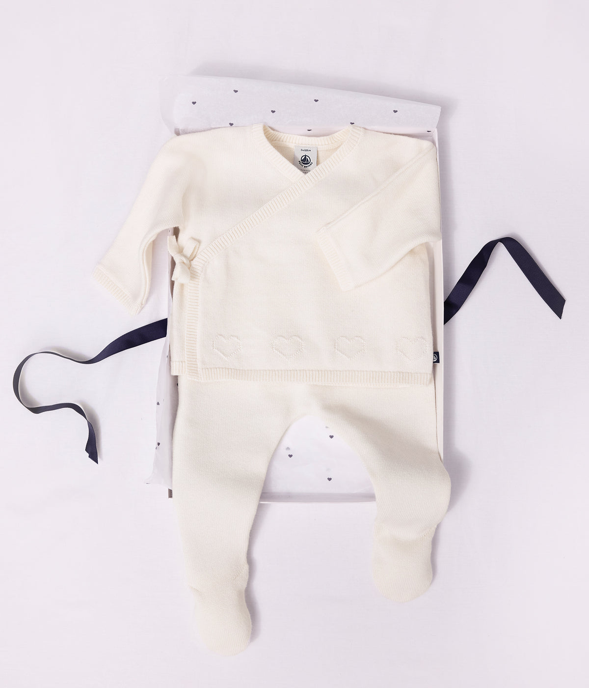 brassiere bebe cache coeur en tricot laine et coton ajoure blanc