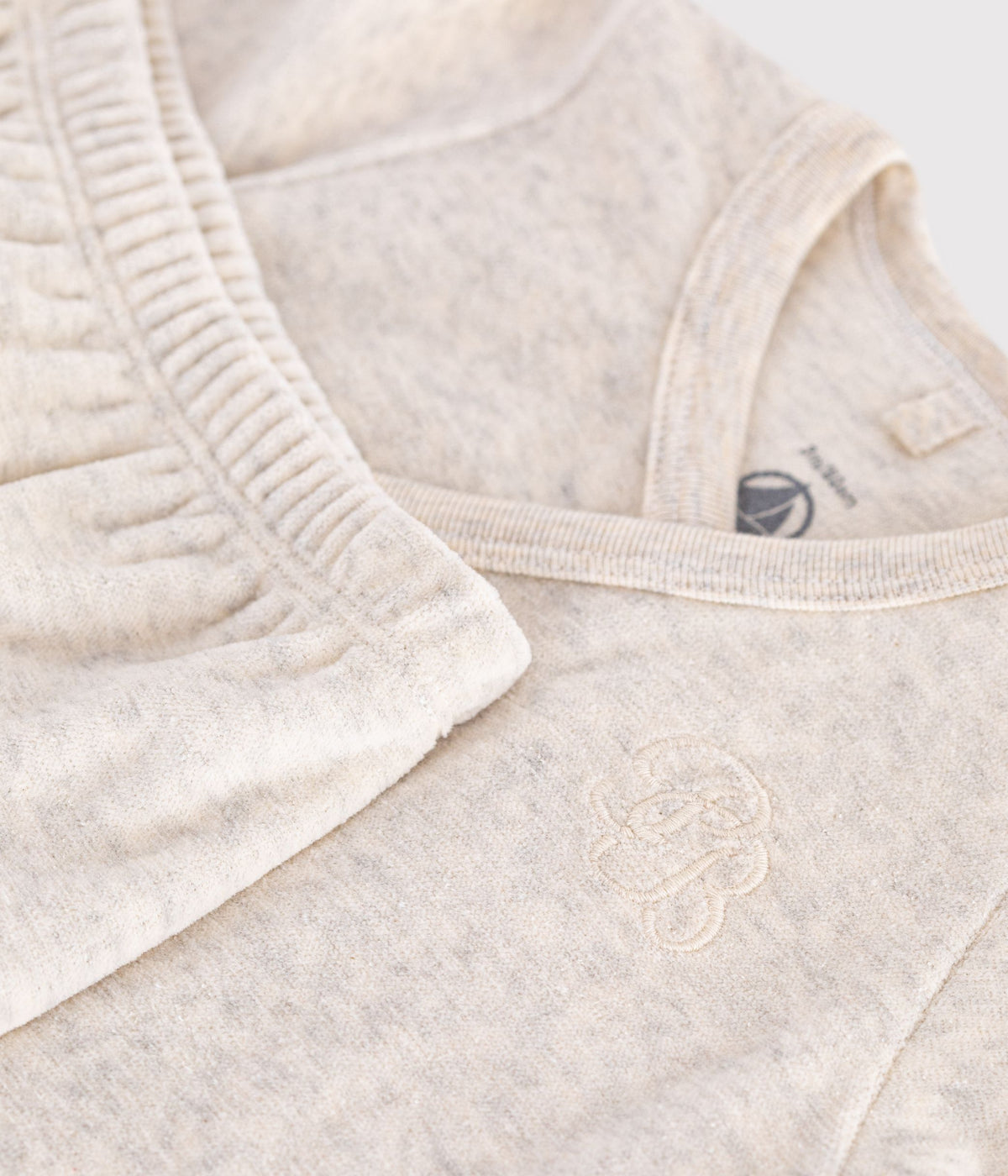 ensemble bebe en coton brode poitrine uni beige